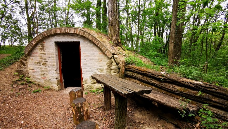 Versteckt im Wald liegt die Hiatahütte am Patergraben, © Weinstraße Weinviertel